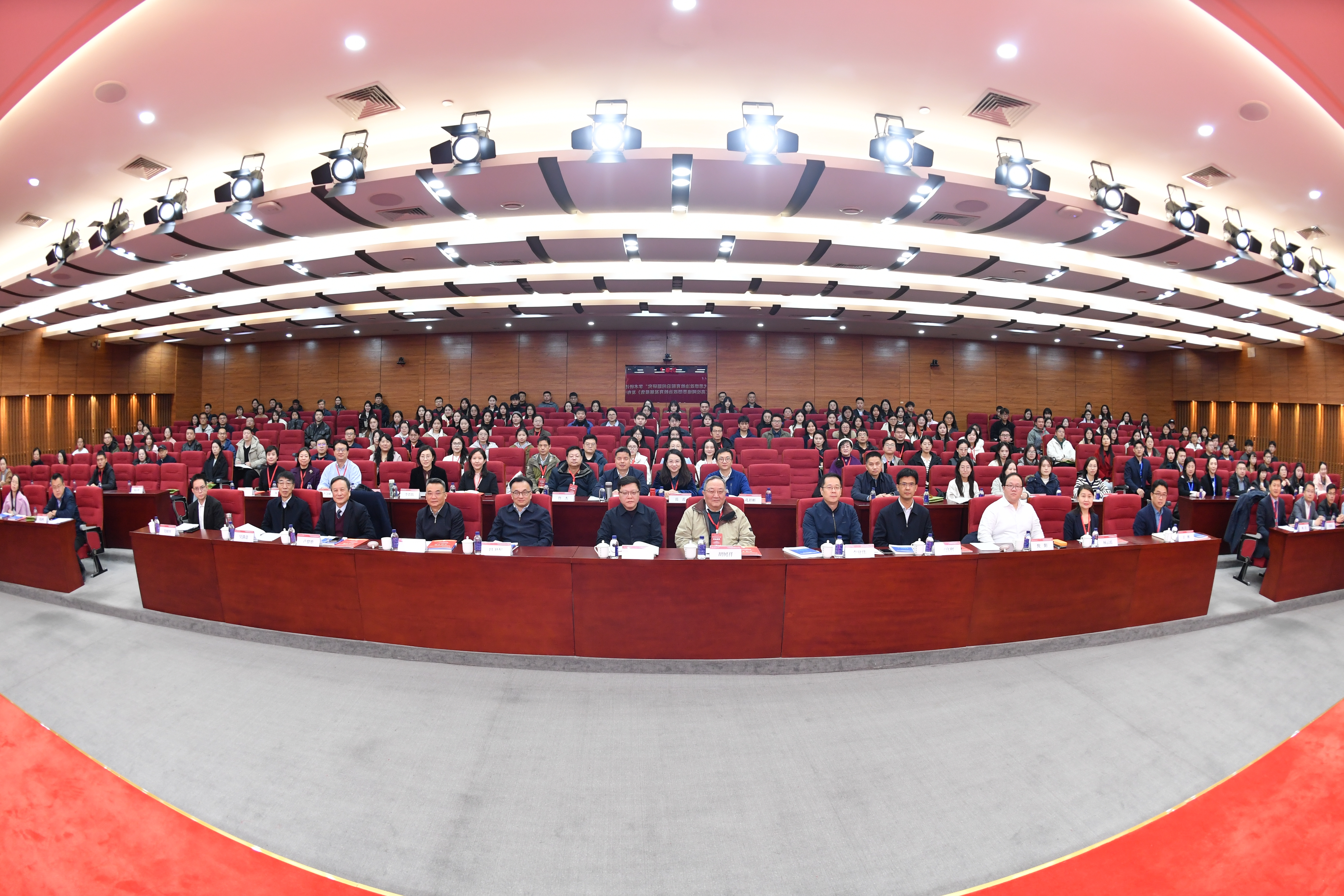 大合照.jpg 大合照.jpg