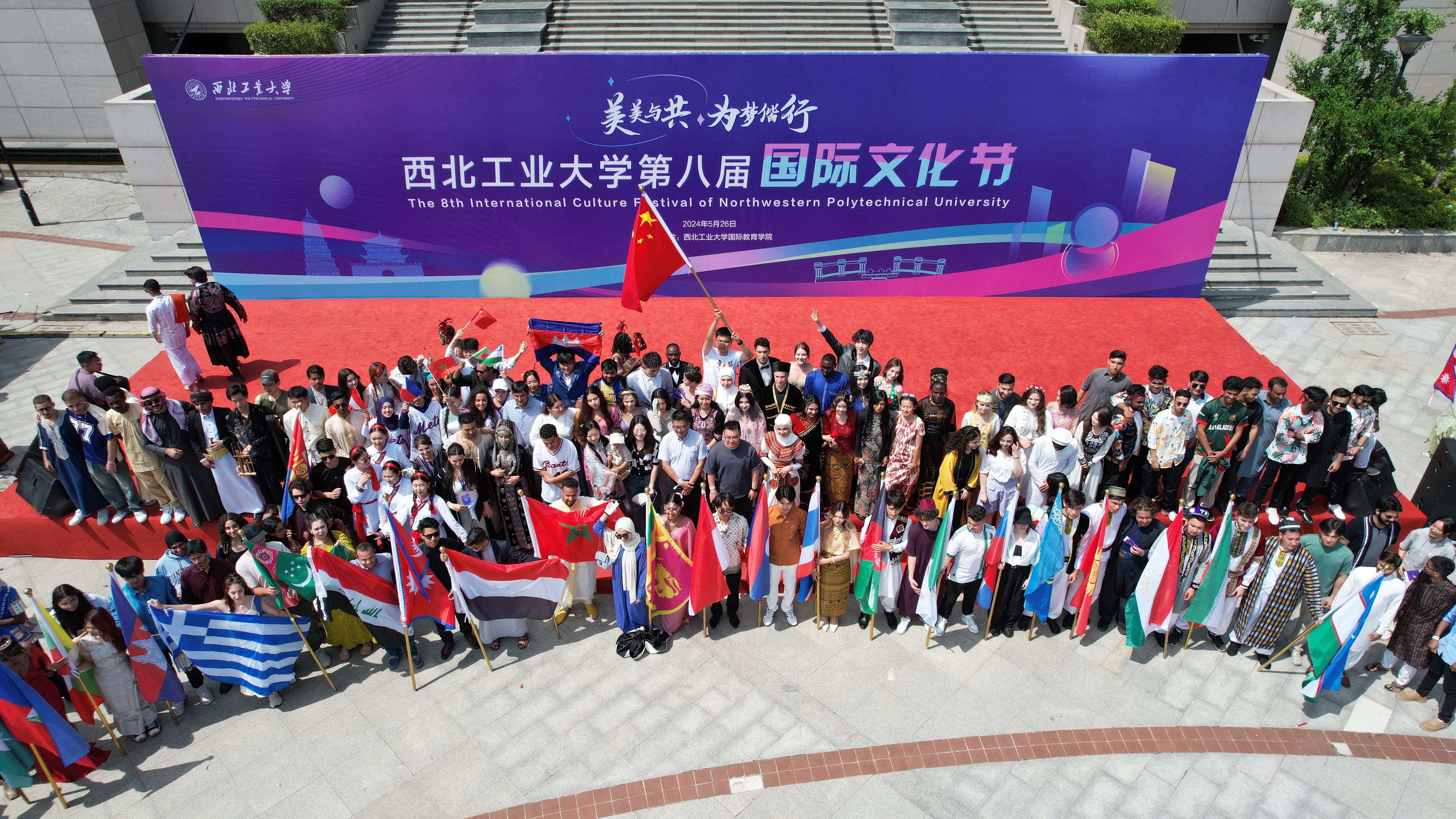 14--合影.jpg 14--合影.jpg