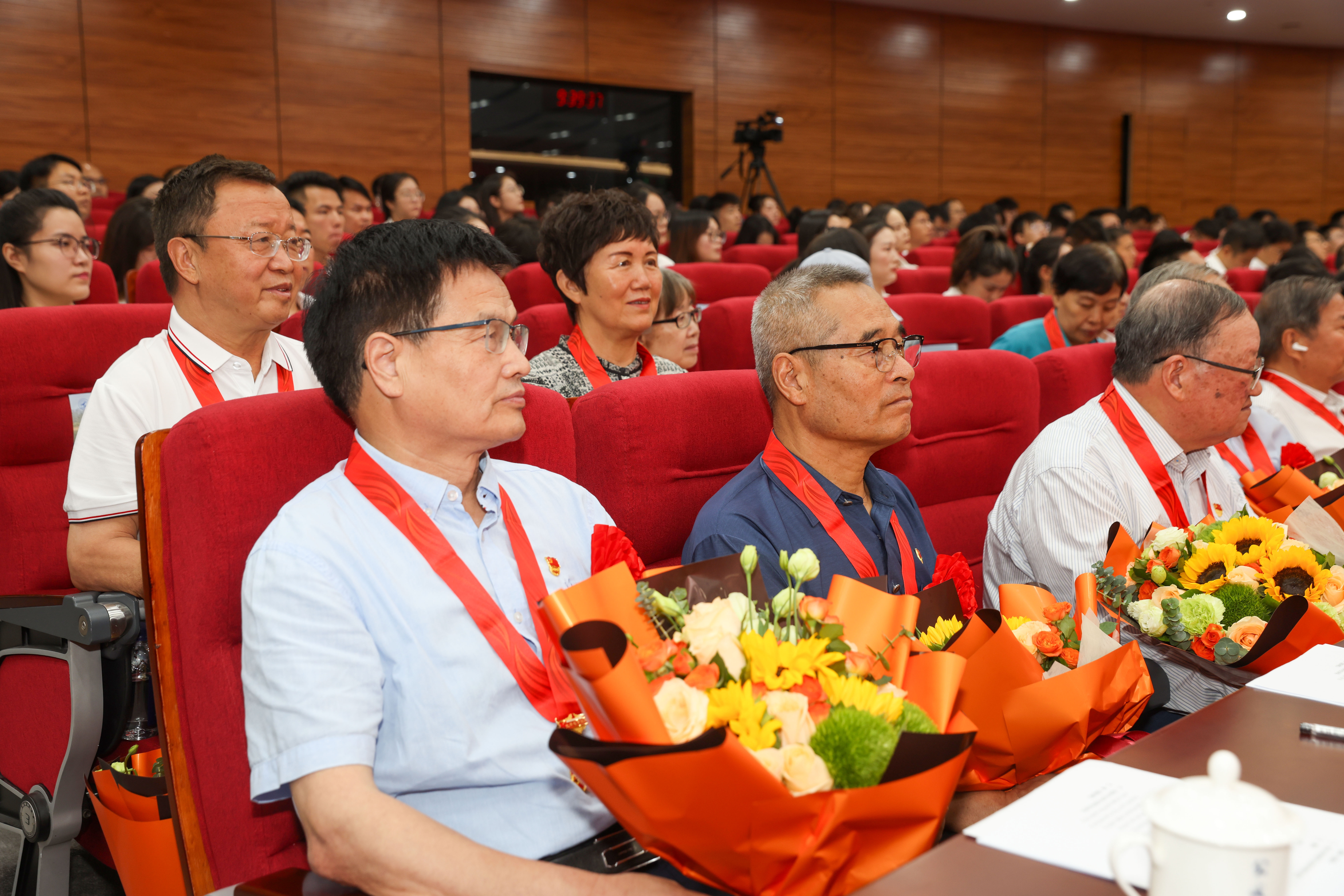 20240701西北工业大学“七一”表彰大会光荣在党50年6——司哲摄.jpg 20240701西北工业大学“七一”表彰大会光荣在党50年6——司哲摄.jpg